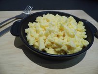 SUMMIT TO EAT miešané vajíčka so syrom